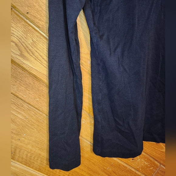 JcPenney solid black v neck long sleeved cotton shirt - Picture 3 of 9